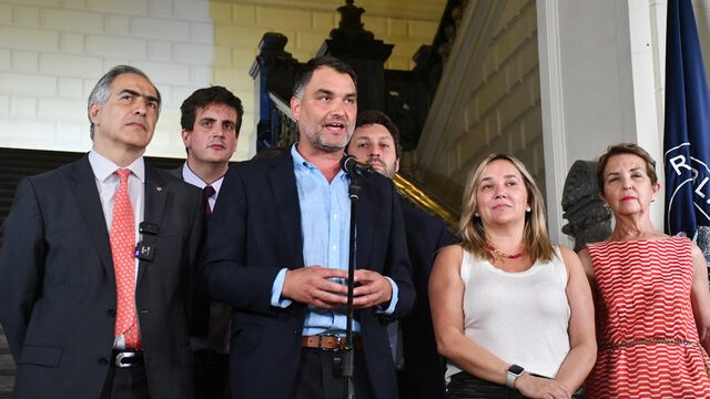 La derecha en caída libre: Solo el 15% de los chilenos valora positivamente el desempeño de la oposición