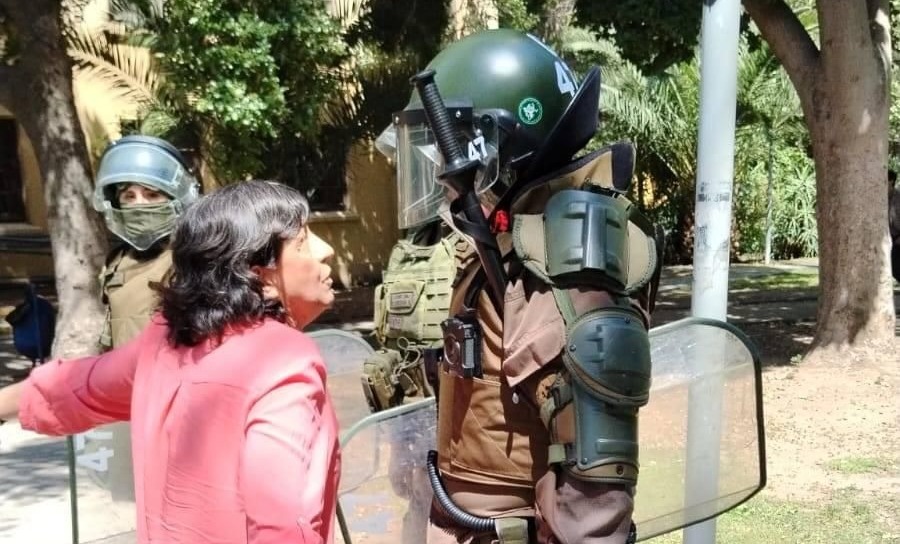 «Inaceptable actuar de Carabineros»: Más de 200 académicos rechazaron violencia policial en la UMCE y exigieron al Ministerio del Interior que se sancione a los responsables