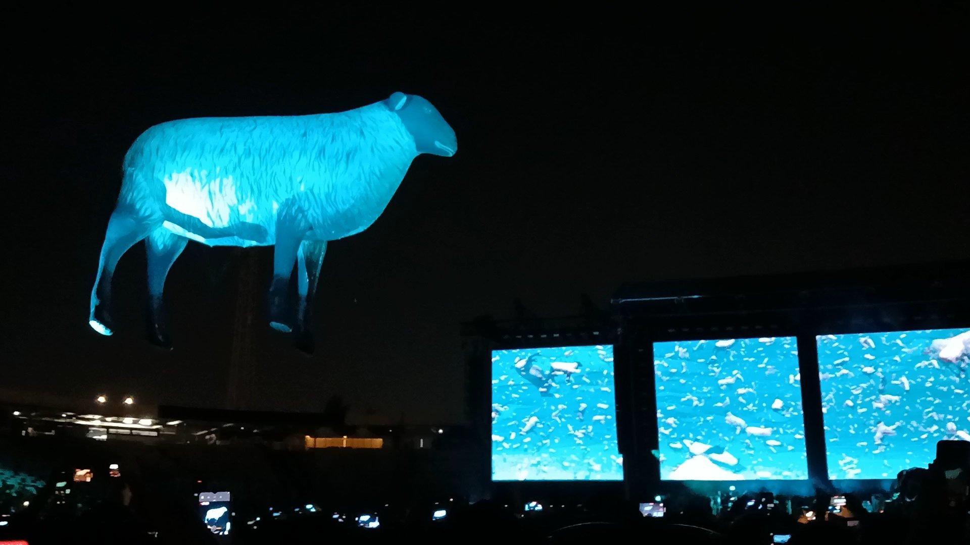 ¿Hay algún paranoico en el Estadio esta noche? Dos noches en Santiago con Roger Waters