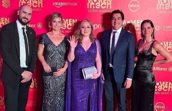 Bióloga Marina valdiviana obtiene importante premio internacional de ciencias en Dubai