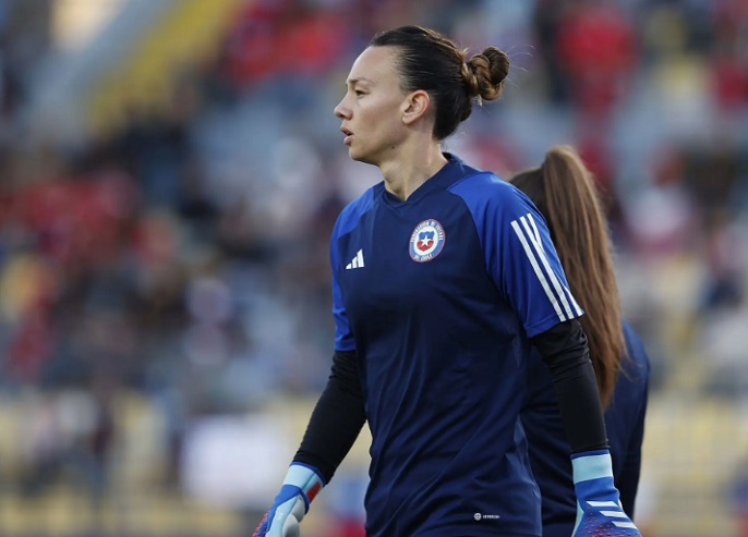 Olympique de Lyon realza la carrera de Christiane Endler: “Auténtico referente en Chile, nuestro último baluarte”