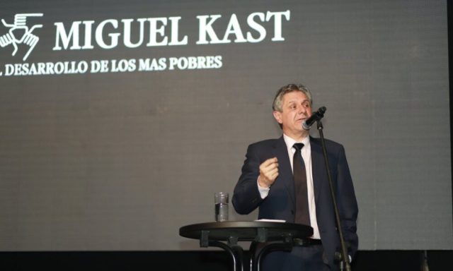 Tras «canoa a remo» de Boric: ¿Quién es José Luis Daza, el exasesor de José Antonio Kast?