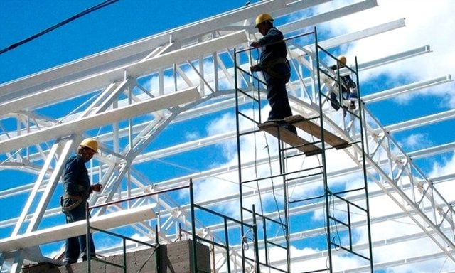 Descontrol inmobiliario en Valdivia: Contraloría detectó casi dos mil construcciones sin permiso de edificación en zonas rurales