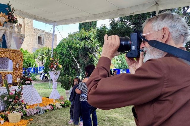 Turismo extranjero goza la vida y la muerte en Huaquechula