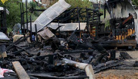 Vecinos de campamento en Coronel denuncian precarias condiciones de vida tras trágico incendio que dejó 14 personas fallecidas