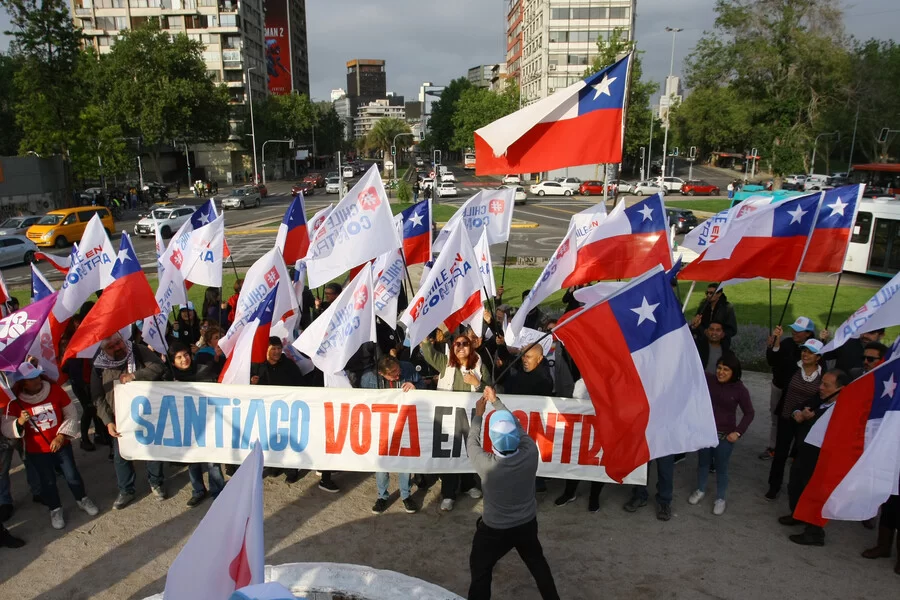 Ataque digital contra «Chile en Contra»: Comando de bots logró bajar su cuenta en Instagram en apenas una hora