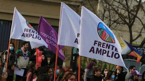 Frente Amplio anuncia voto “En contra” en el plebiscito y descarta tercer proceso constituyente