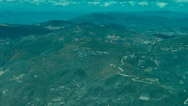 Concluidos 186 caminos artesanales de Oaxaca, destaca López Obrador