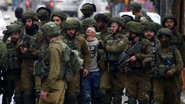 Amnistía Internacional revela brutalidad y tratos inhumanos hacia prisioneros palestinos en pleno aumento de detenciones arbitrarias