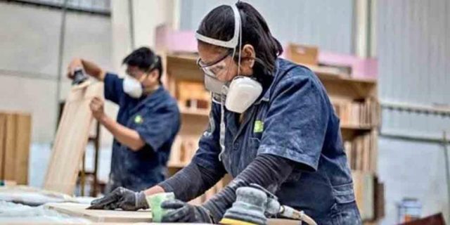 López Obrador pide abrir debate sobre jornada laboral a 40 horas