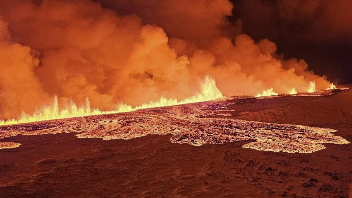 Disminuye actividad de volcán que entró en erupción en Islandia