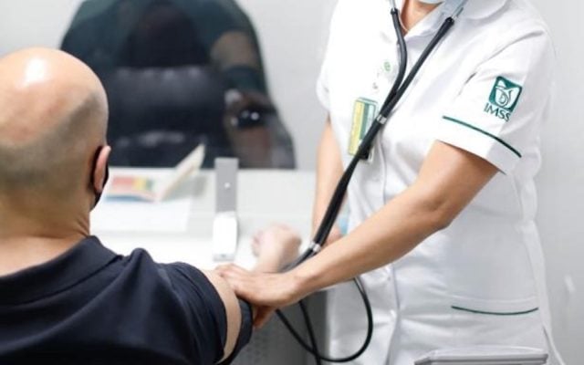En 23 estados, aumenta 30% contratación de médicos por IMSS-Bienestar
