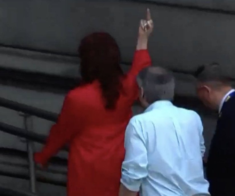 (VIDEO) El polémico gesto de Cristina Fernández en la asunción de Milei