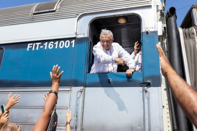 Tren Interoceánico impulsa crecimiento para futuras generaciones, asegura AMLO