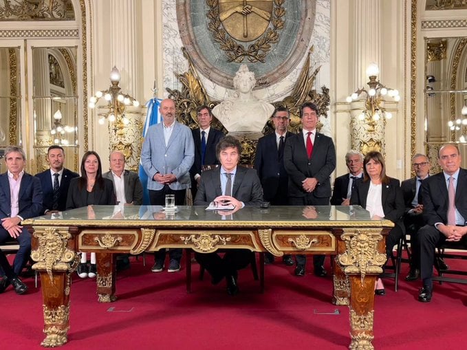 Primera cadena nacional de Milei: Deroga 30 leyes para comenzar «camino de reconstrucción» de Argentina