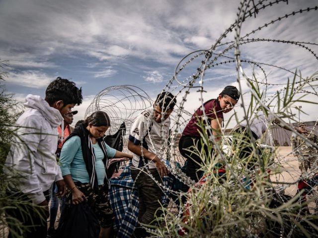 Texas firmará ley migratoria rigurosa: prevén desafío legal complicado