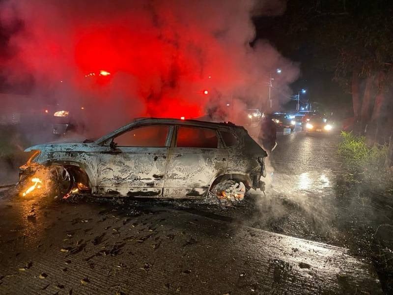 Actos violentos en Tabasco dejan 2 muertos y 16 vehículos incendiados