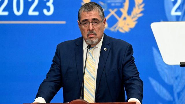 AMLO pide respetar victoria de Bernardo Arévalo como presidente de Guatemala