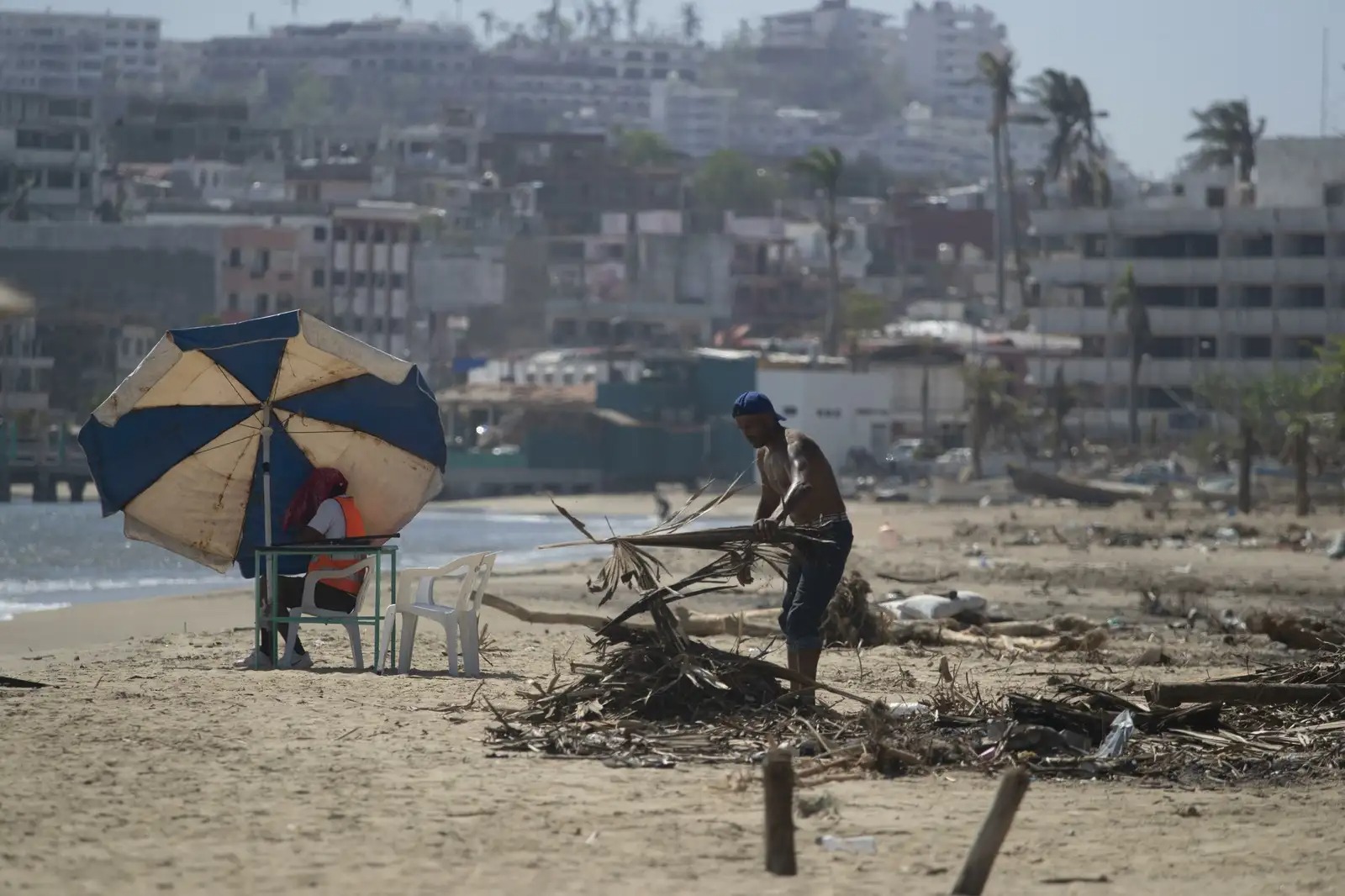 Federación entrega más de 132 mil apoyos económicos a damnificados de Guerrero