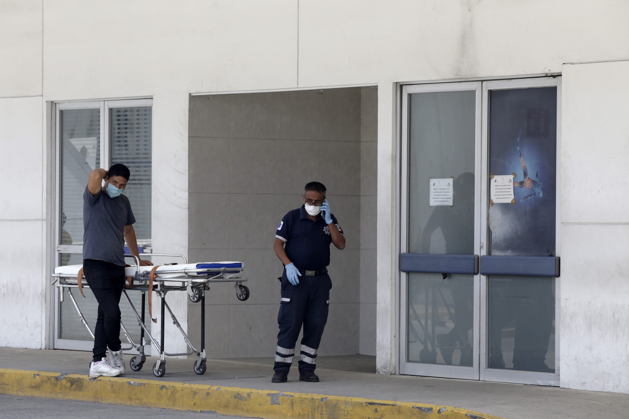 Atienden en Puebla a 2 peregrinos heridos tras ser atropellados