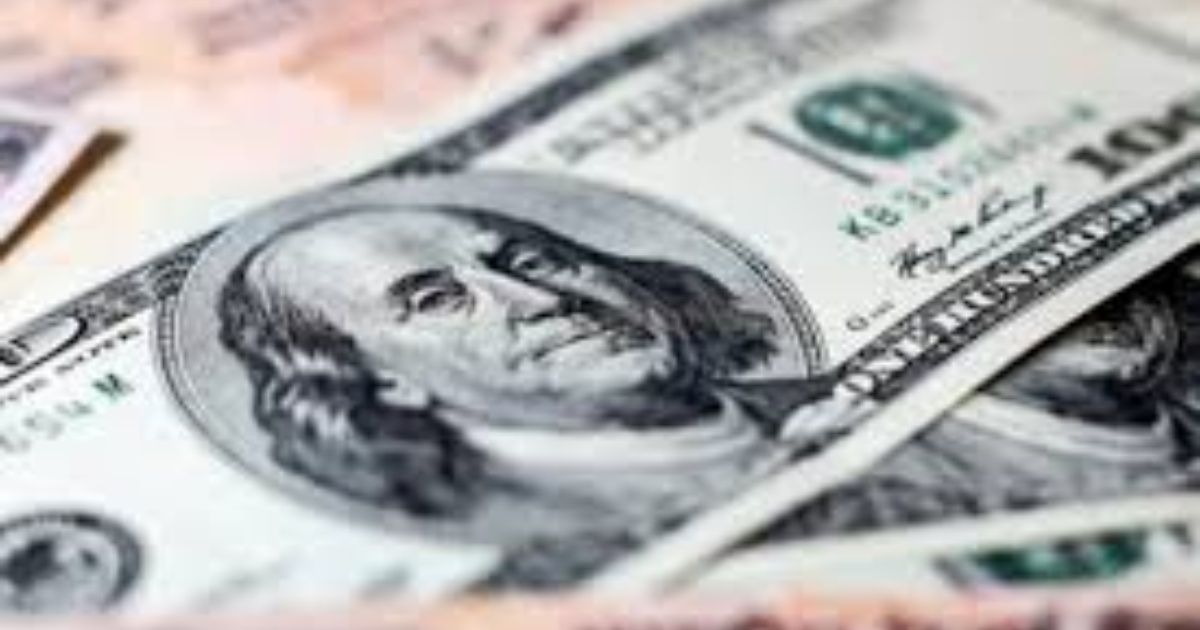 Dólar sube por encima de los $875 tras triunfo del «En Contra»
