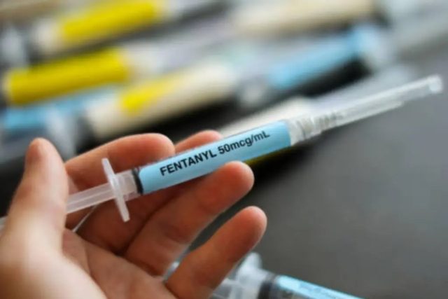 AMLO busca elevar prohibición de drogas químicas a nivel Constitucional