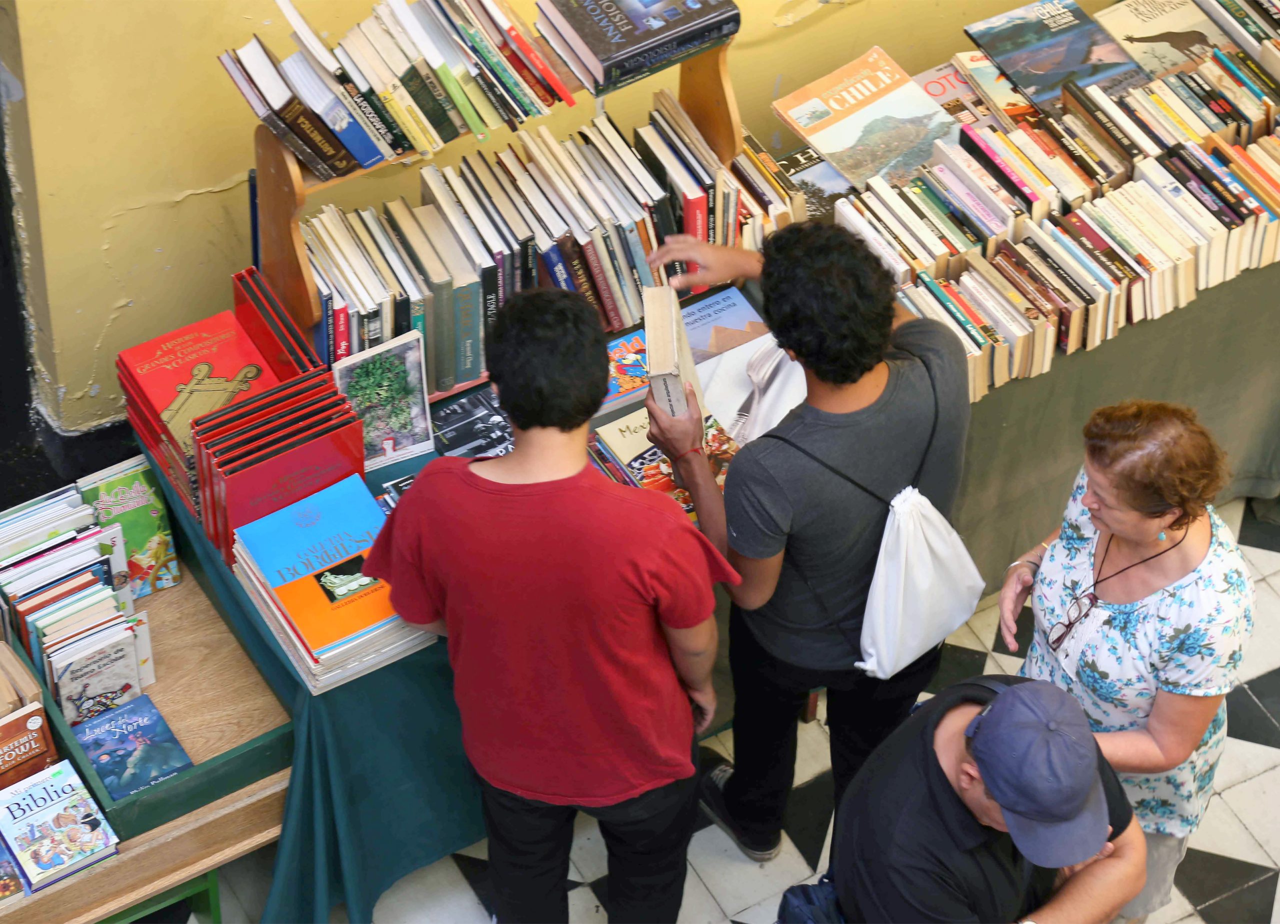 Feria del Libro Usado de la U. Mayor regresa al centro de Santiago