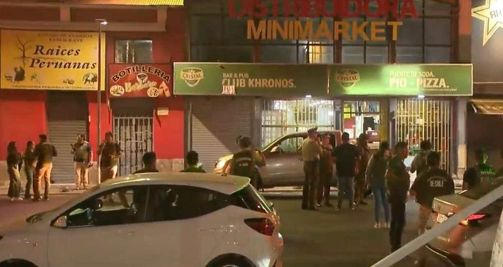 Balacera en una fuente de soda de Estación Central deja un muerto y dos carabineros heridos