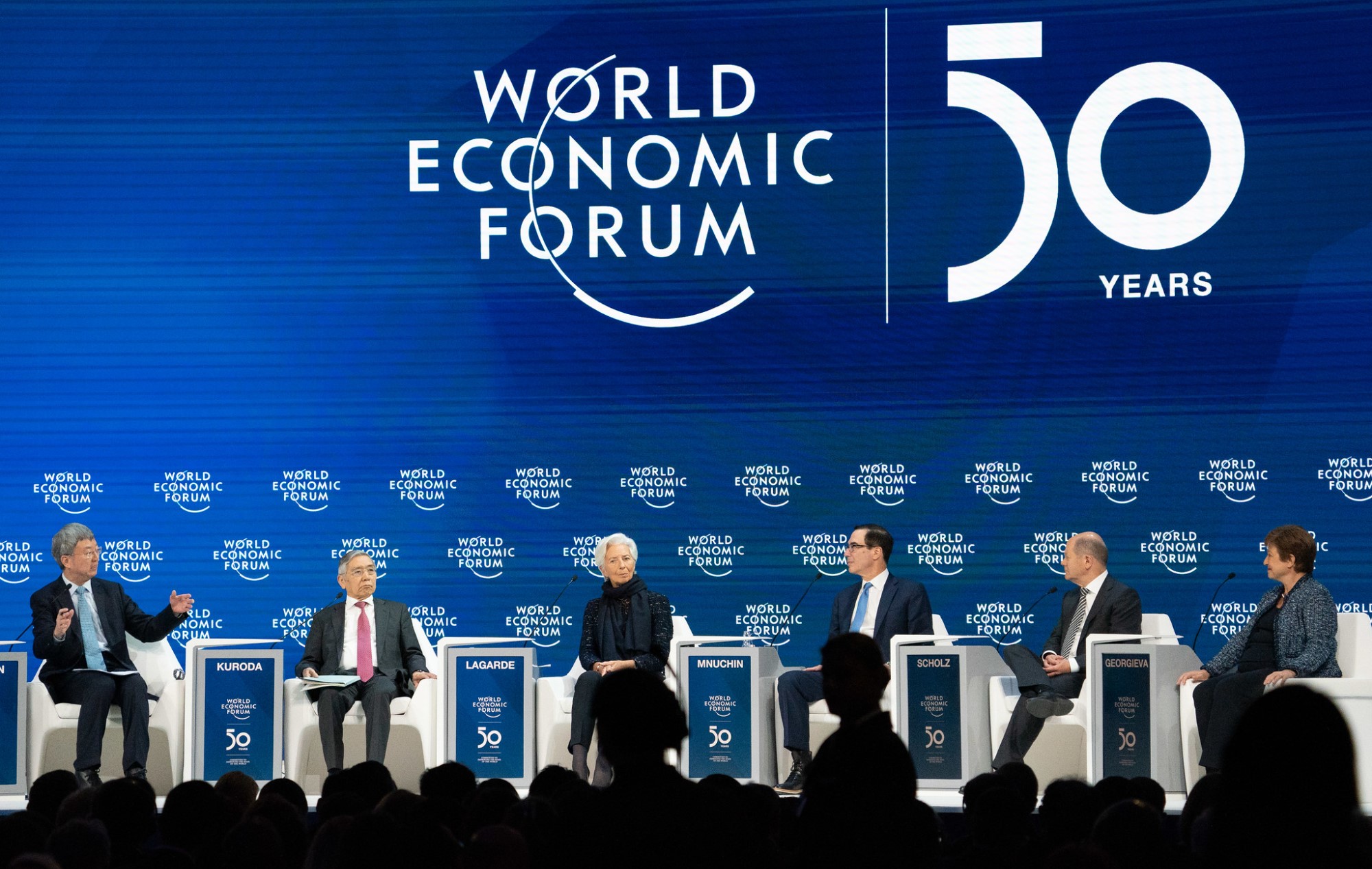«Cóbrennos más impuestos»: La solicitud de 260 multimillonarios en el Foro de Davos para evitar la catástrofe social y ecológica