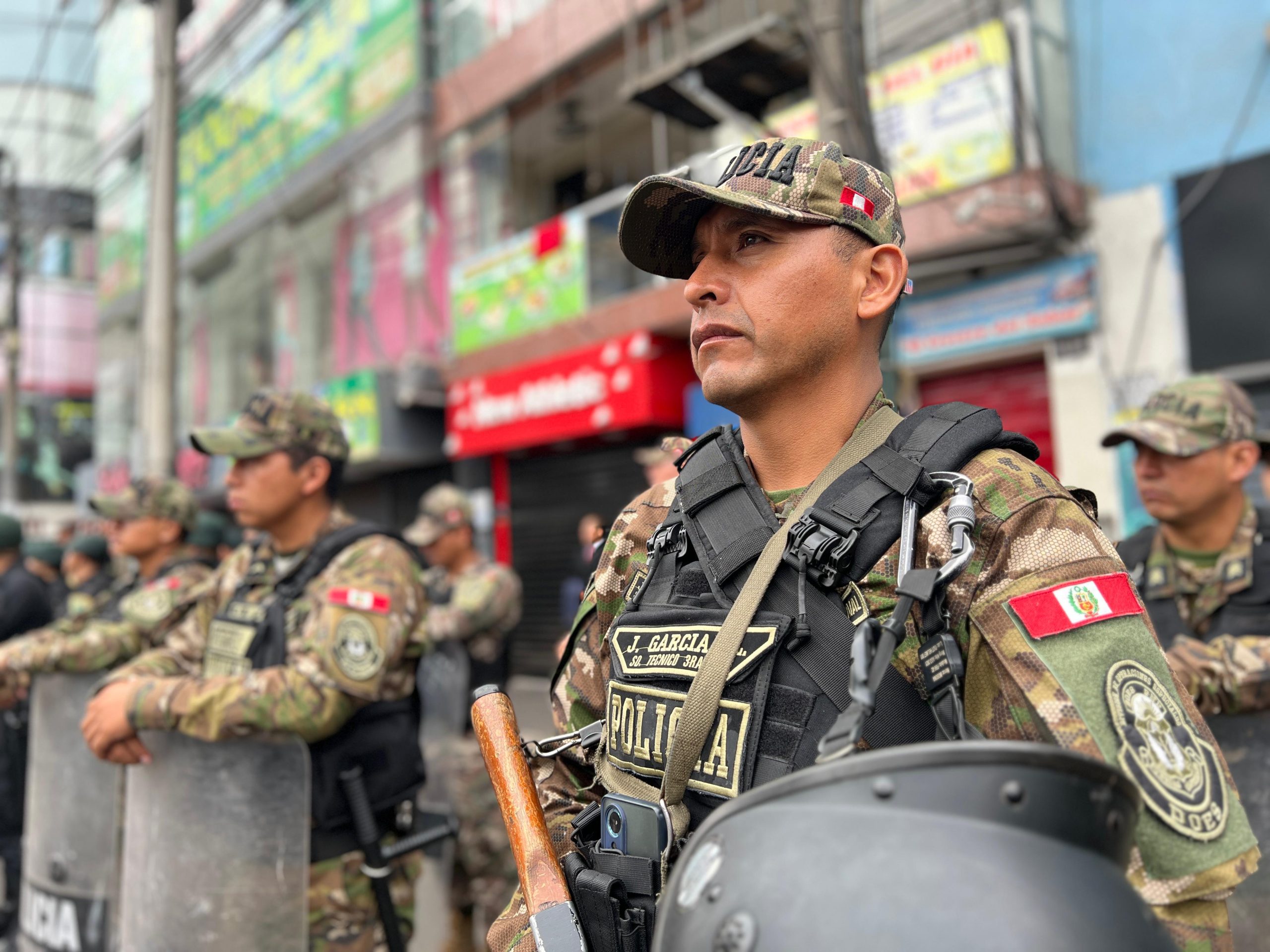 Perú anuncia despliegue de un contingente de operaciones especiales en su frontera con Ecuador