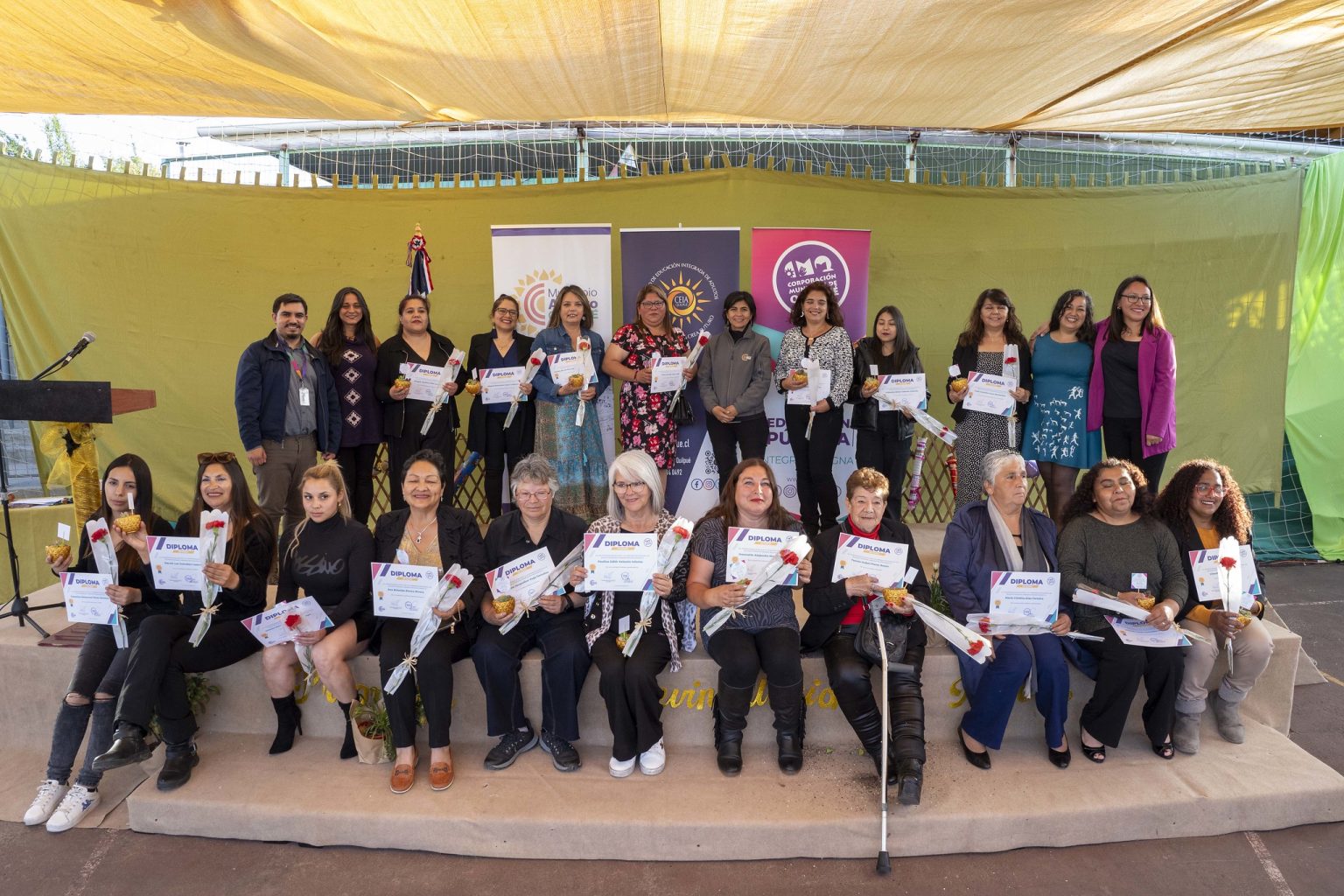 La importancia de la educación pública: Mujeres de Quilpué retomaron y finalizaron sus estudios gracias a programa educativo municipal