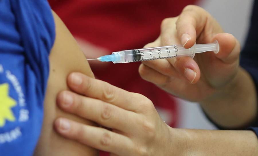 «No son 3,6 millones de dosis»: Minsal admite un error en las cifras de vacunas contra el COVID-19 vencidas