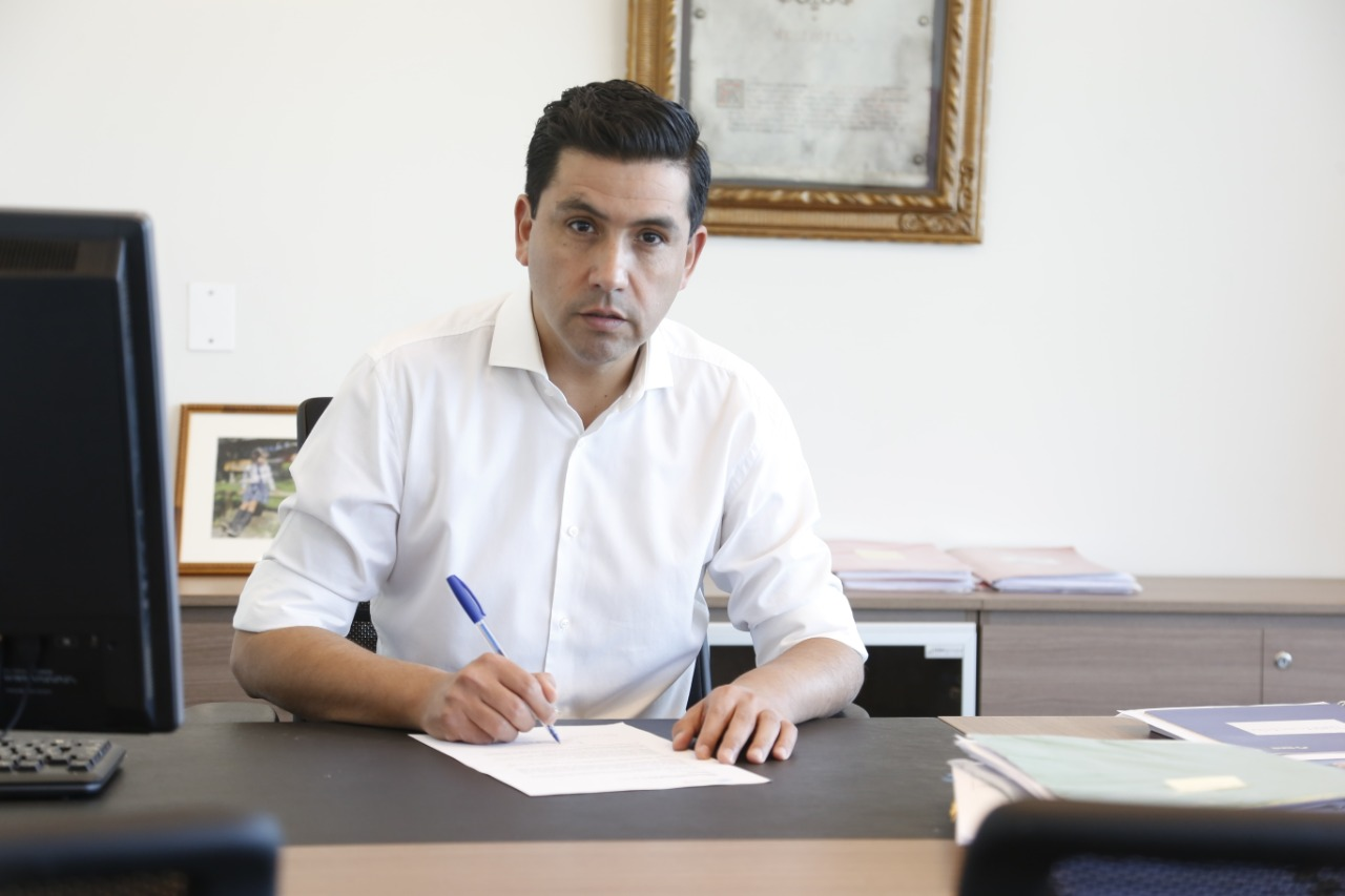 Municipalidad de Melipilla se querelló por fraude al fisco contra exalcalde Iván Campos (RN)