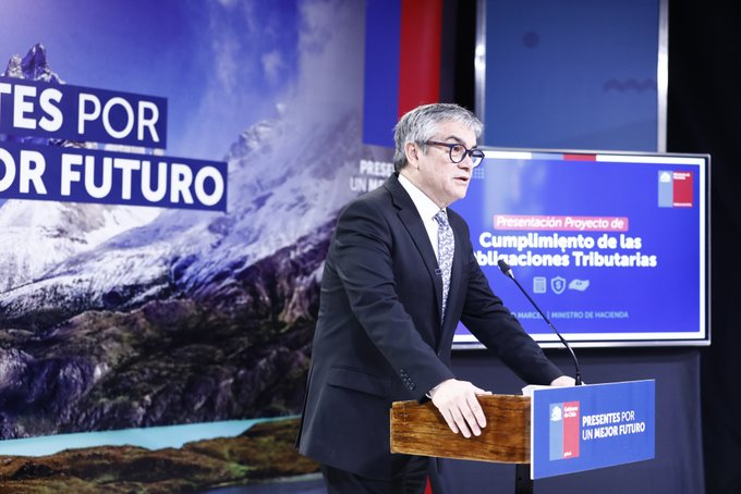 Ministro Marcel presentó proyecto de ley de Cumplimiento de Obligaciones Tributarias: Busca financiar aumento de la PGU