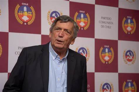 Lautaro Carmona (PC) apoya llevar al Gobierno ante la CIDH si se revocan las pensiones de gracia Política