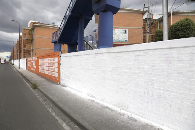 Despintan 67 bardas con anuncios políticos en inmuebles públicos