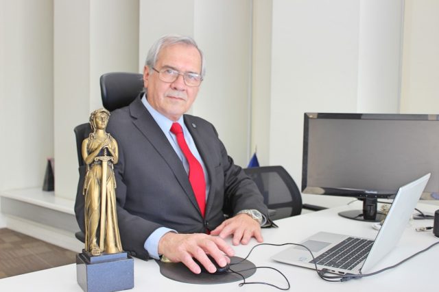 Caso Lexus: Director de la Corporación Administrativa del Poder Judicial presentó su renuncia “voluntaria e indeclinable”