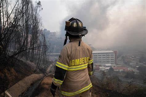 No olvidemos a la quinta región: Bomberos da por superada emergencia por incendios forestales