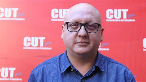 Eric Campos, secretario general de la CUT, advierte sobre crisis en la democracia como sistema político para resolver diferencias