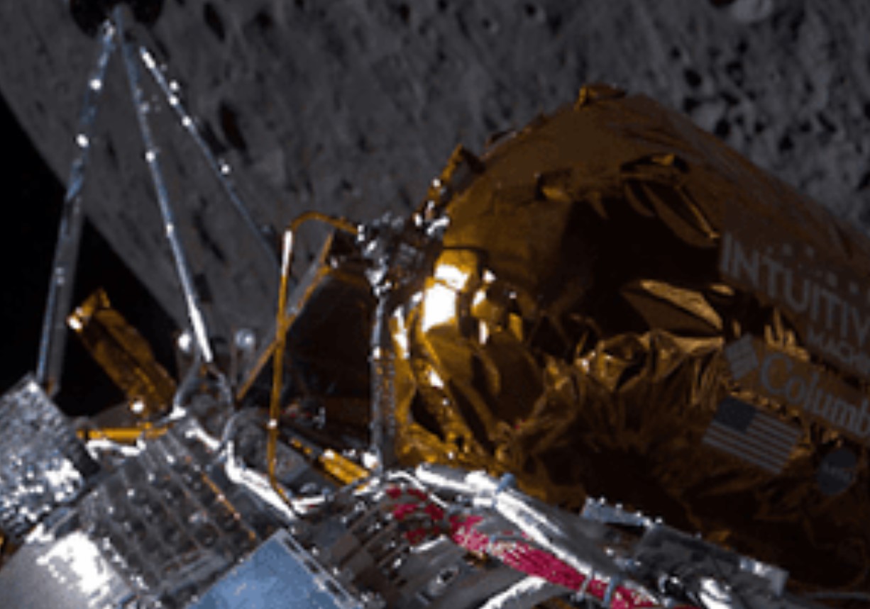 Después de 50 años, misión «Odiseo» ¡aterriza en la Luna!