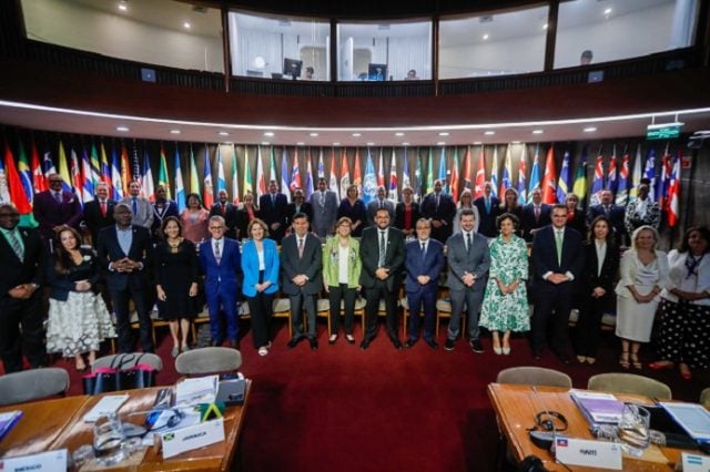 Ministerios de Educación de América Latina firman en Chile histórica declaración “Santiago 2024” para activar plan regional
