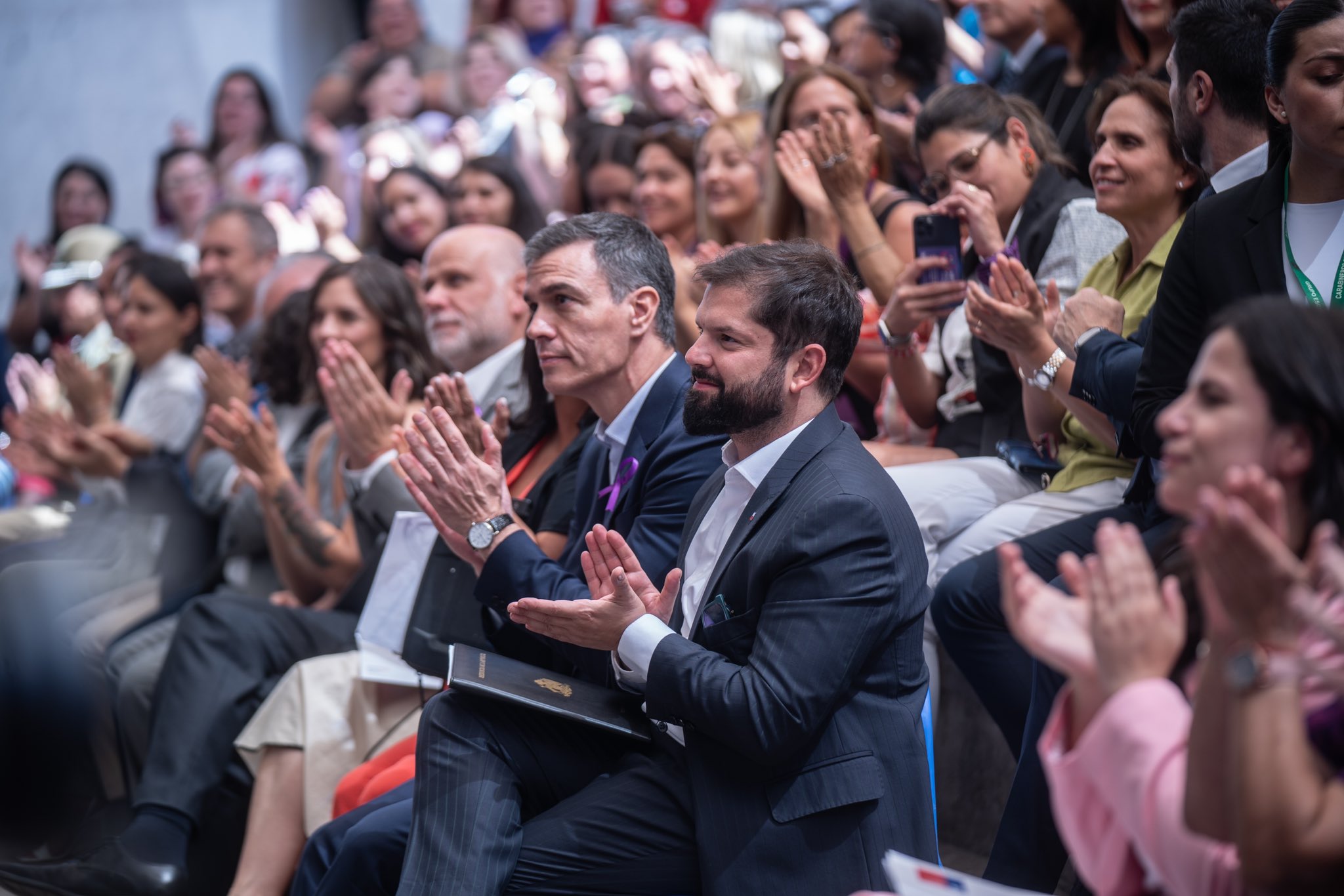 Diputados de Derecha recurrieron al TC para impugnar la Ley Integral contra la violencia hacia las mujeres: Presidente Boric declaró que «están en su legítimo derecho de mostrarse tal cual son»