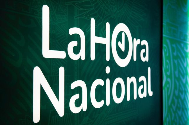 Transmiten emisoras Hora Nacional pese a demanda, ¿por qué?