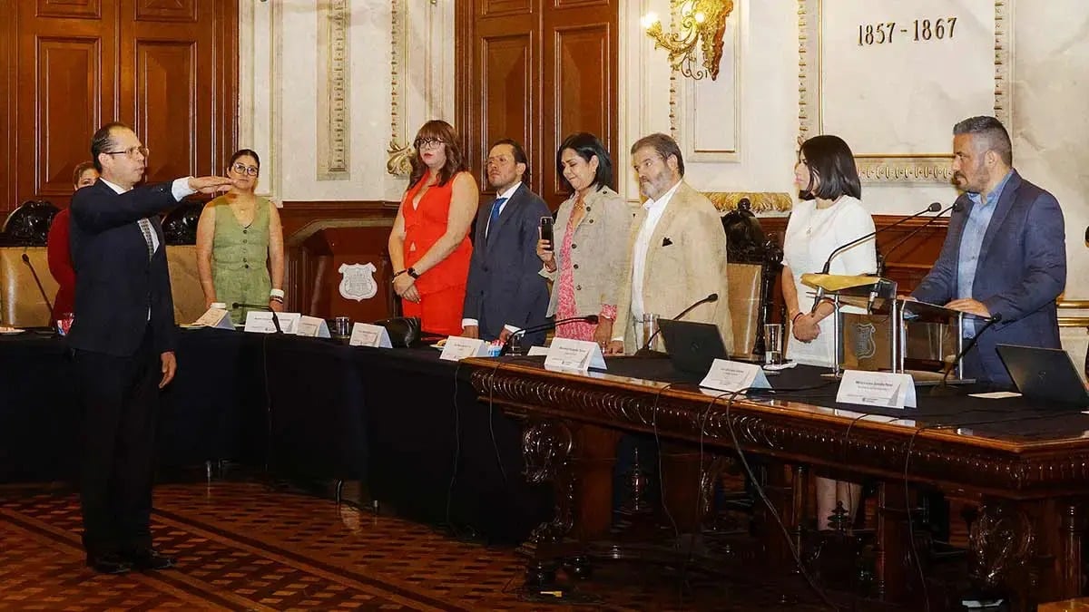 Designan nuevos secretarios en Ayuntamiento de Puebla tras renuncias