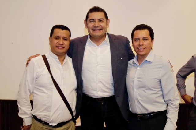 Alejandro Armenta busca fortalecer unidad con líderes municipales