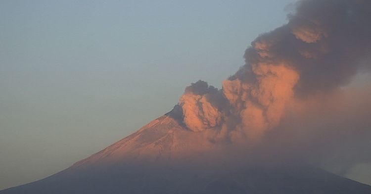 Ceniza del Popocatépetl afecta calidad de aire en Puebla
