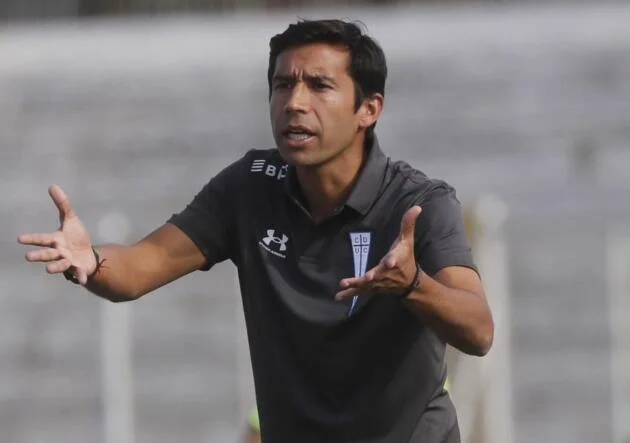 Universidad Católica despide a Nicolás Núñez tras fracaso en Sudamericana