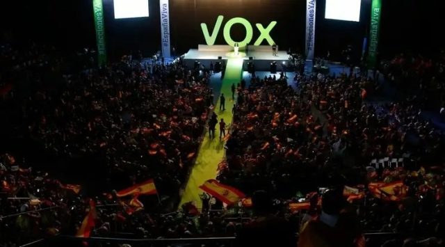 Derecha de Española se une a guerra sucia, denuncia López Obrador