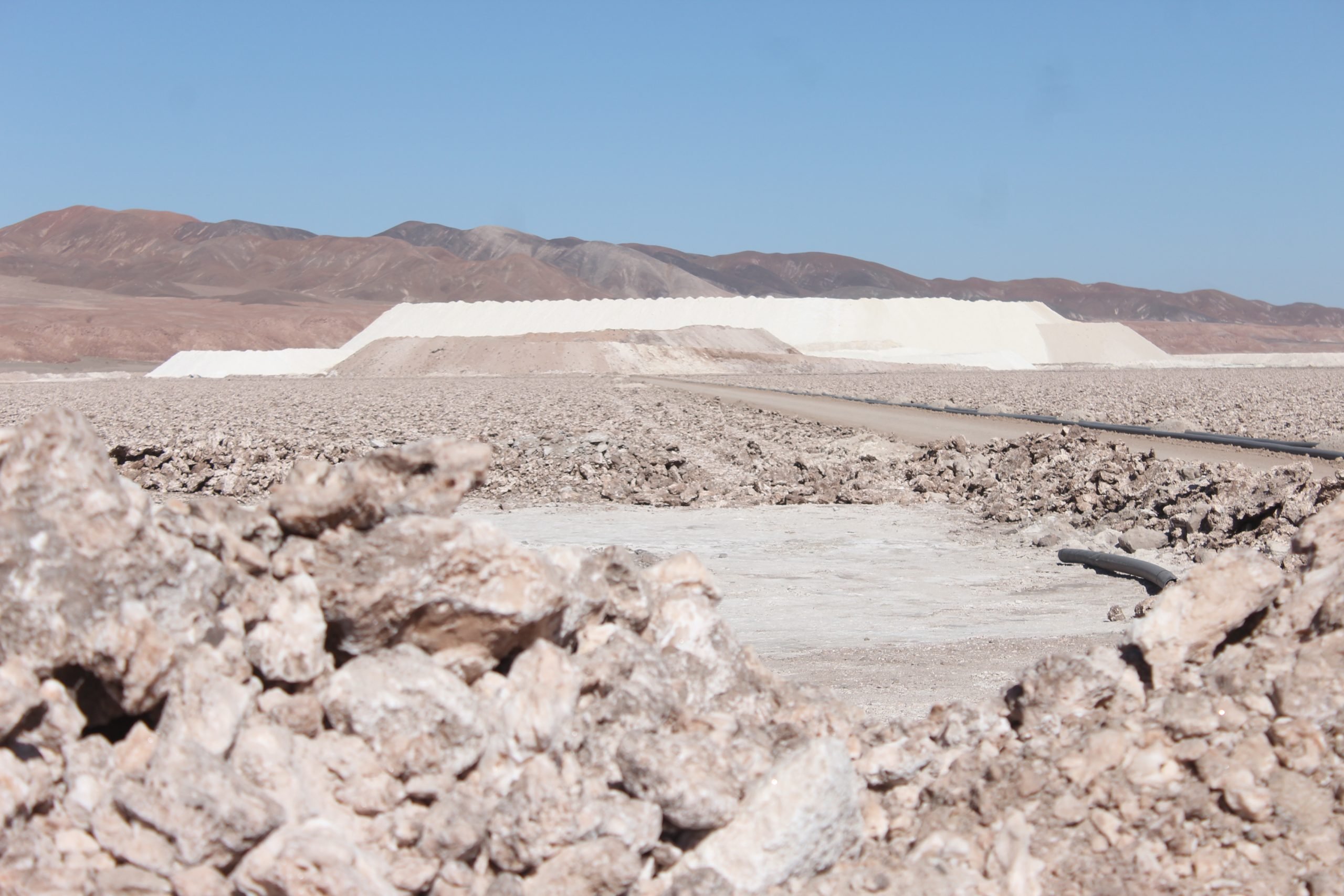 Como la extracción de litio está secando el Salar de Atacama