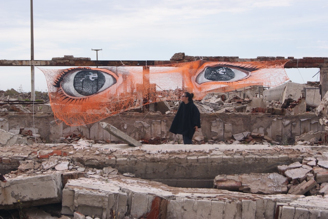 Los ojos de una niña de Atacama llegan a la Bienal Black de Río de Janeiro con obra textil de Daniela Castillo